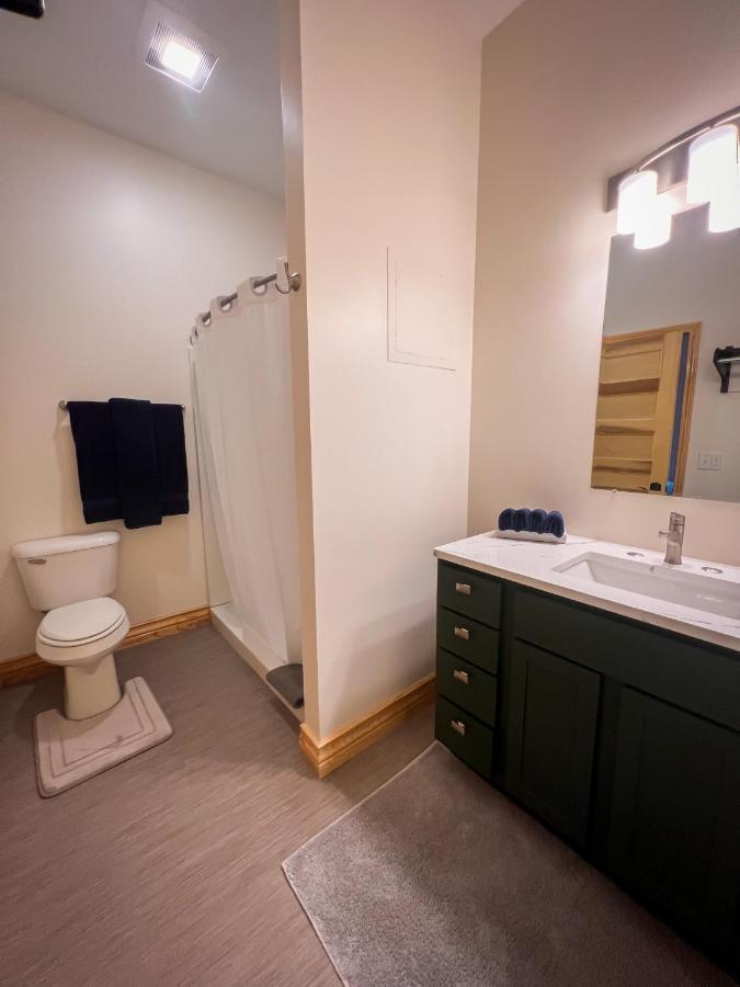 Goldfinch Suites Elkader Экстерьер фото