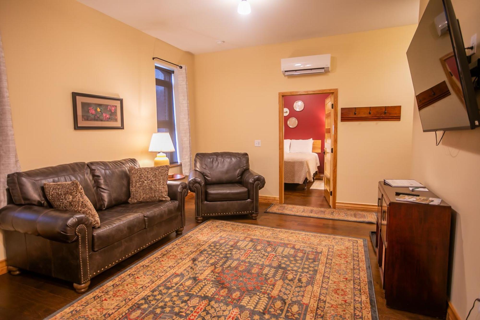 Goldfinch Suites Elkader Экстерьер фото